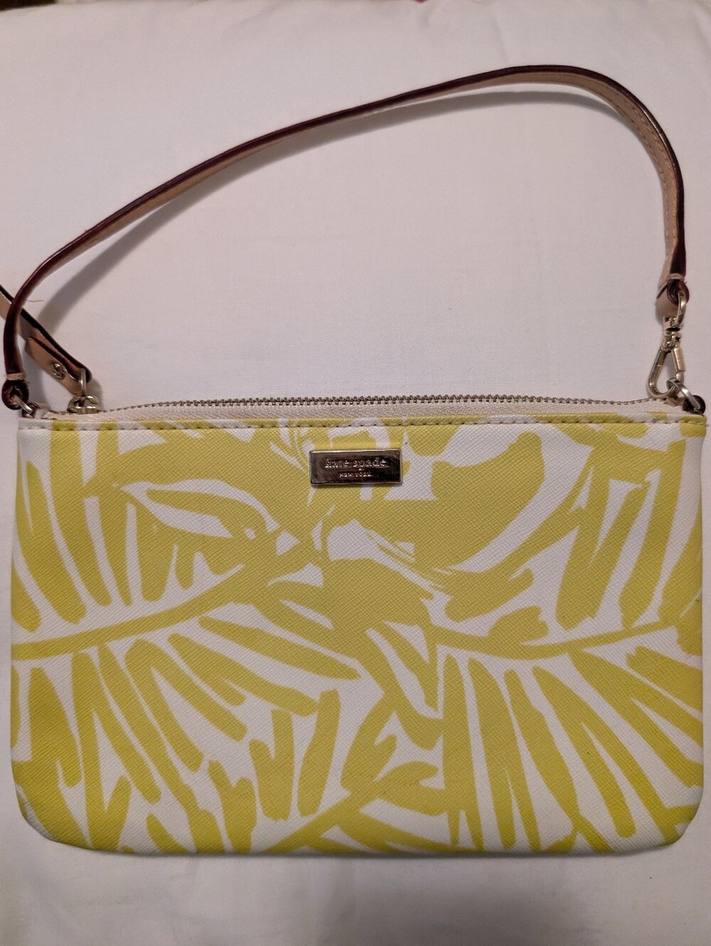Kate Spade Wristlet EUC